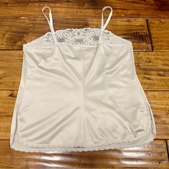 Vintage nylon and lace cami - Picture 6 of 8